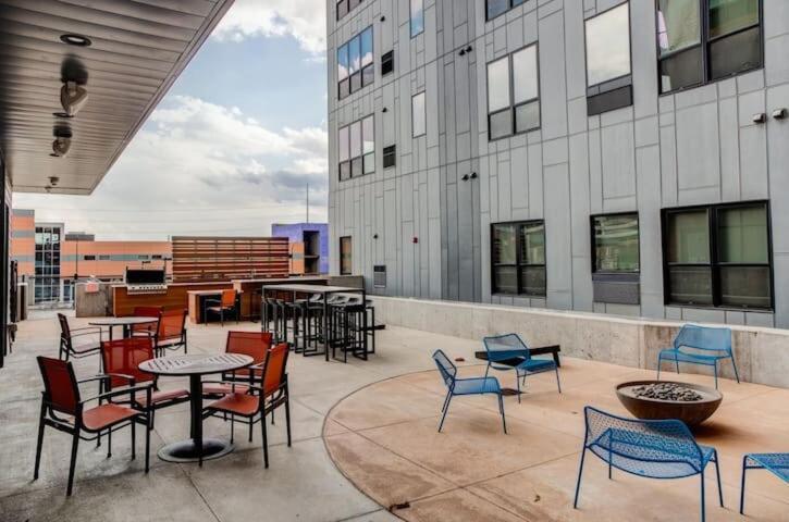 Apartamento Large Downtown 2Br -Hot Tub-Downtown! Des Moines Exterior foto