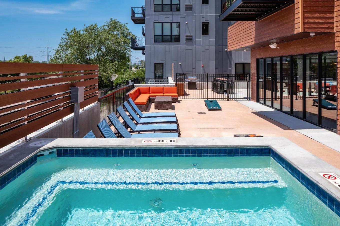 Apartamento Large Downtown 2Br -Hot Tub-Downtown! Des Moines Exterior foto